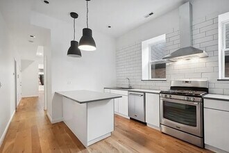 446 N Aberdeen St in Chicago, IL - Building Photo - Building Photo