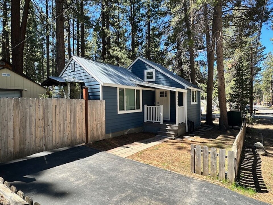 2600 William Ave in South Lake Tahoe, CA - Building Photo