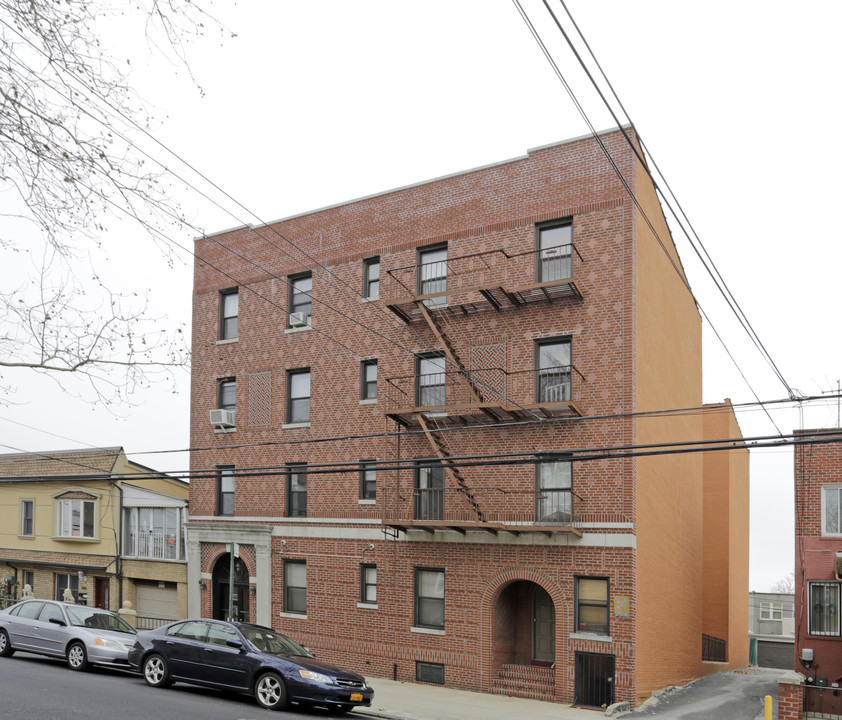 2357 33rd St in Astoria, NY - Building Photo