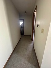 2062 S Ridge Dr in Coralville, IA - Foto de edificio - Building Photo