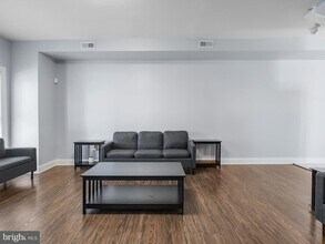 1713 E Lafayette Ave in Baltimore, MD - Foto de edificio - Building Photo