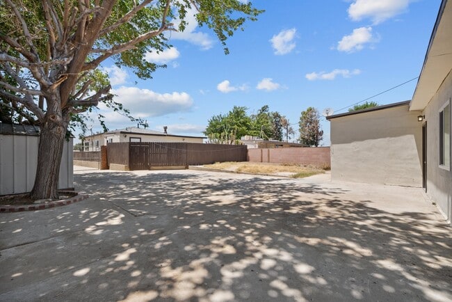 35114 82nd St E in Littlerock, CA - Building Photo - Building Photo