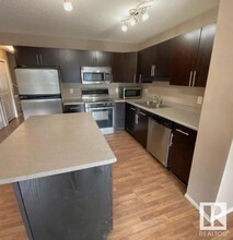 380 Silver Berry Rd NW in Edmonton, AB - Building Photo - Building Photo