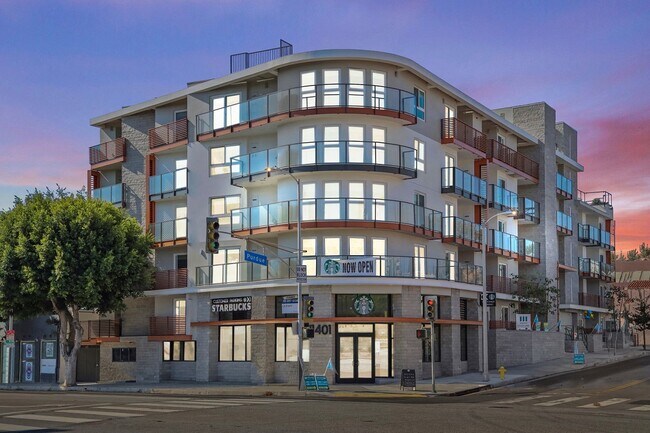 Santa Monica Breeze by Wiseman in Los Angeles, CA - Foto de edificio - Building Photo