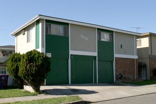 1609 Freeman Ave Apartments