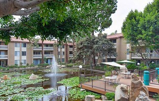 1855 Diamond St in San Diego, CA - Building Photo