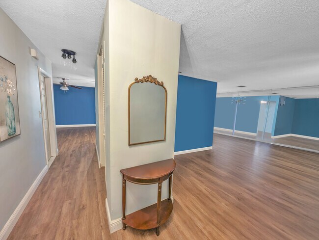 8361 NW 24th Pl in Sunrise, FL - Building Photo - Building Photo