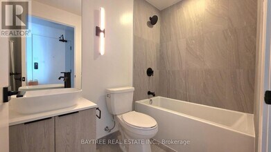 1185 Dupont St in Toronto, ON - Building Photo - Building Photo