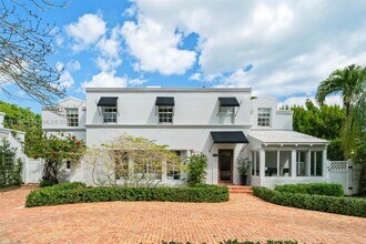 939 W 47th Ct in Miami Beach, FL - Building Photo - Building Photo