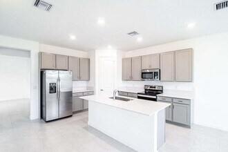 4819 Navali Dr in Wellington, FL - Building Photo - Building Photo