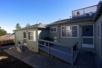 885 Laurel Ave in Belmont, CA - Building Photo - Building Photo