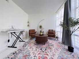 501 SE 3rd St in Hallandale Beach, FL - Building Photo