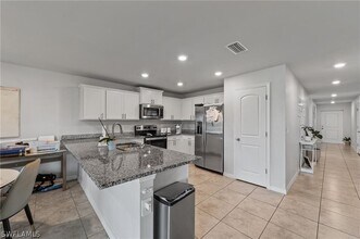 1013 NE 15th St in Cape Coral, FL - Building Photo - Building Photo