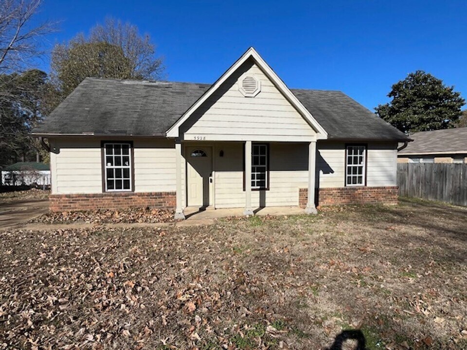 5928 Briarwood Dr in Horn Lake, MS - Building Photo
