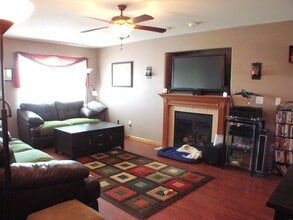 2009 Wexford Green Way in Belleville, IL - Building Photo - Building Photo