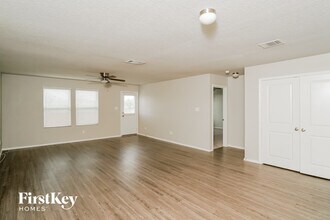 1936 Heather Glen Dr in New Braunfels, TX - Building Photo - Building Photo