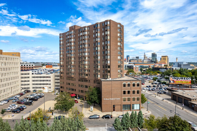 Irvine Park Towers in St. Paul, MN - Building Photo - Building Photo