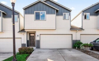 6110 NE 71st Ave in Vancouver, WA - Building Photo