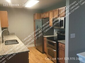 123 Foxden Dr in Fletcher, NC - Building Photo - Building Photo