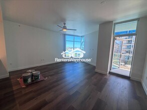 120 E Rio Salado Pkwy, Unit 401 in Tempe, AZ - Foto de edificio - Building Photo