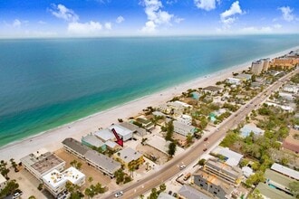 708 Gulf Blvd in Indian Rocks Beach, FL - Building Photo - Building Photo