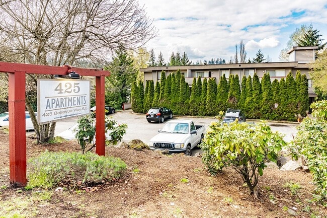 425 Apartments in Bellevue, WA - Foto de edificio - Building Photo