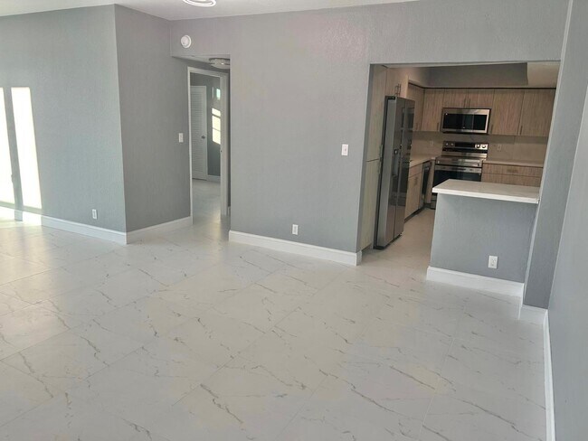 3801 S Ocean Dr, Unit 14p in Hollywood, FL - Building Photo - Building Photo