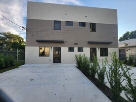 6233 NW 20th Ave in Miami, FL - Building Photo