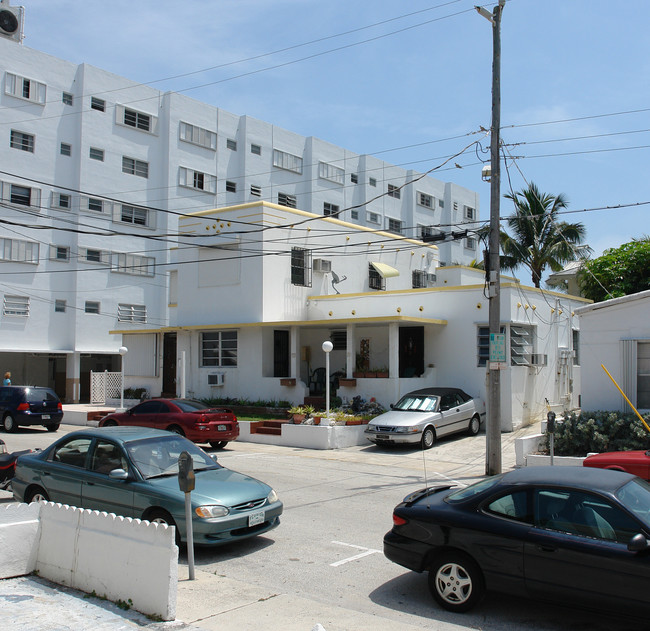 300 Georgia St in Hollywood, FL - Foto de edificio - Building Photo