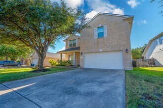 9516 Castle Pines Dr in Austin, TX - Building Photo - Building Photo