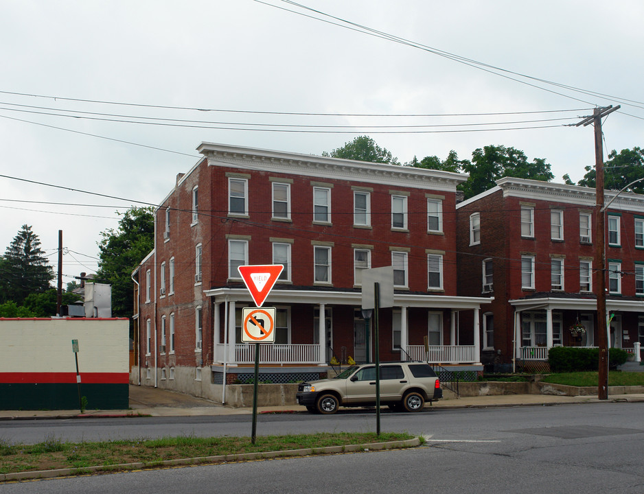 311-313 Summit Ave in Hagerstown, MD - Building Photo