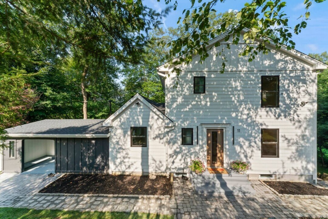 11 Cypress St in New Fairfield, CT - Building Photo