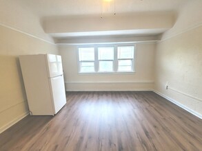 1503-15 E Kane Pl in Milwaukee, WI - Building Photo - Interior Photo