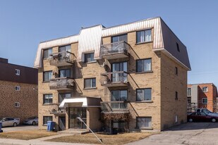 445 De La Concorde Boul O in Laval, QC - Building Photo