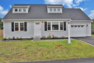 1 Beach Plum Path in Falmouth, MA - Foto de edificio - Building Photo