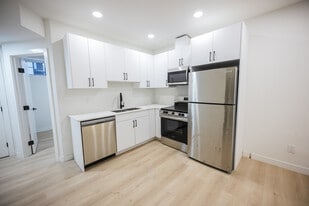 412 Ferry Rd in Winnipeg, MB - Building Photo