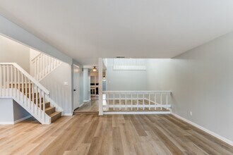 11504 Village Pl Dr in Houston, TX - Building Photo - Building Photo