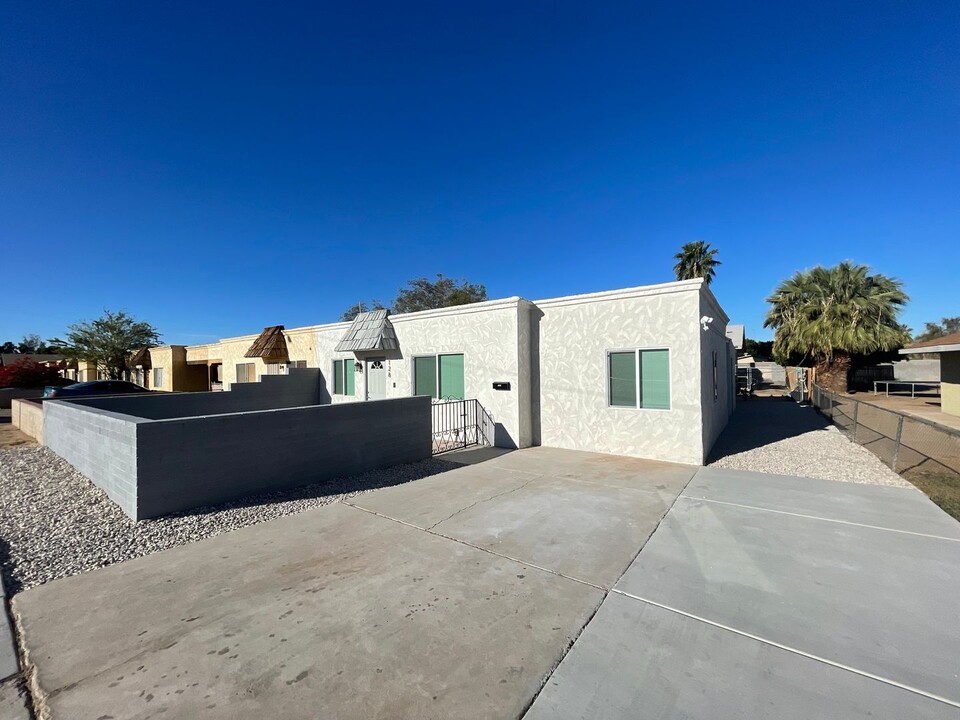 128 S 6th Ave in Yuma, AZ - Building Photo