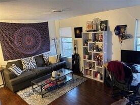 6645 Ascot Ln in Dallas, TX - Building Photo