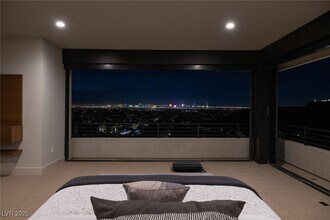 810 Dragons Eye Dr in Henderson, NV - Building Photo - Building Photo