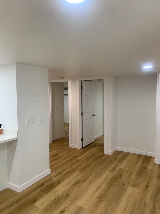 4646 S Willow St, Unit unit B in Seattle, WA - Building Photo - Building Photo