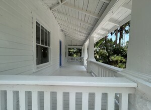 122 S Peninsula Dr in Daytona Beach, FL - Building Photo - Building Photo