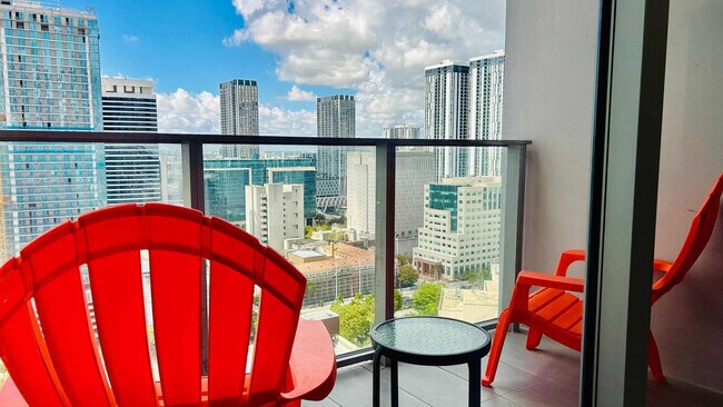 227 NE 2nd St in Miami, FL - Building Photo - Building Photo