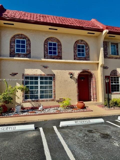 property at 3064 Riverside Dr