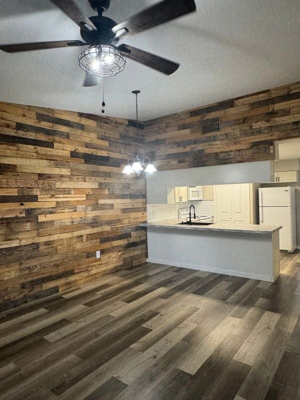 25 Kristin Ln in Eustis, FL - Building Photo - Building Photo
