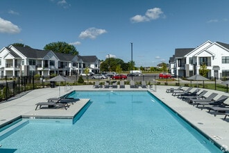 Seasons at Elgin in Elgin, IL - Foto de edificio - Building Photo