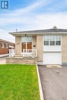 128 Hullmar Dr in Toronto, ON - Building Photo