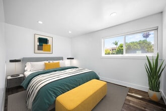 1101 N. Flower St. in Santa Ana, CA - Building Photo - Building Photo