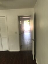 900 San Christopher Dr, Unit 906 in Dunedin, FL - Foto de edificio - Building Photo