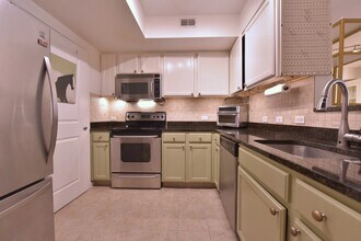 880 N Pollard St, Unit 425 in Arlington, VA - Foto de edificio - Building Photo